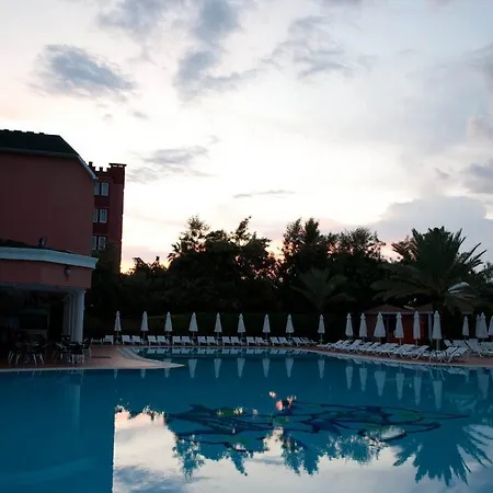 Insula & 5* 阿拉尼亚