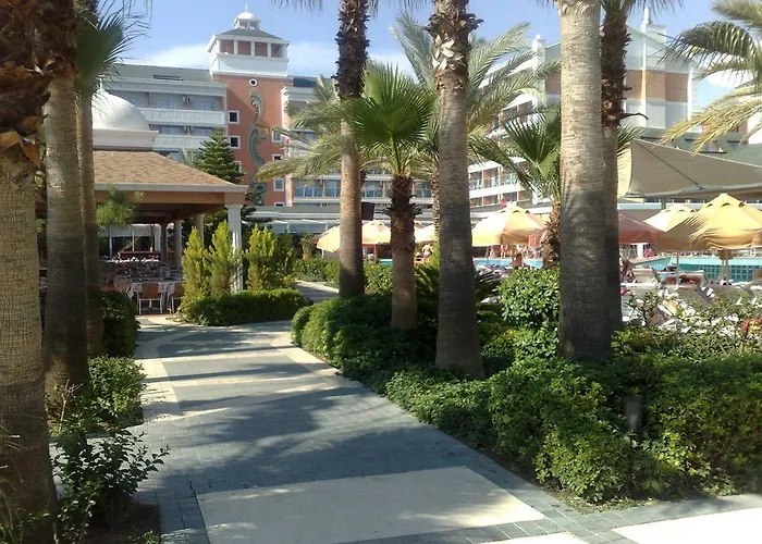 Insula & Szálloda 5*